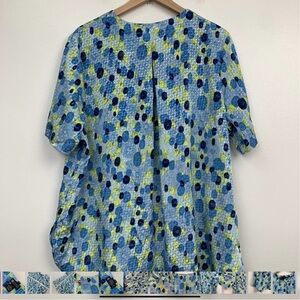 Maggie Barns Top Size 22W Satin Floral Short Sleeve Pleated Button Front Blue